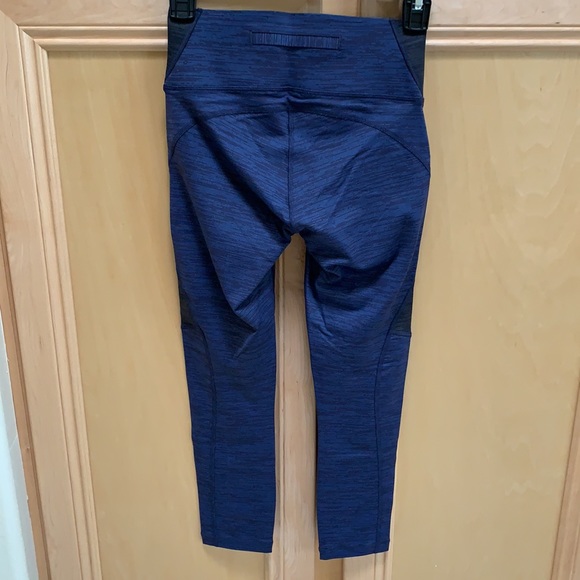 Outdoor Voices 3/4 Two-Tone Leggings - Picture 8 of 12